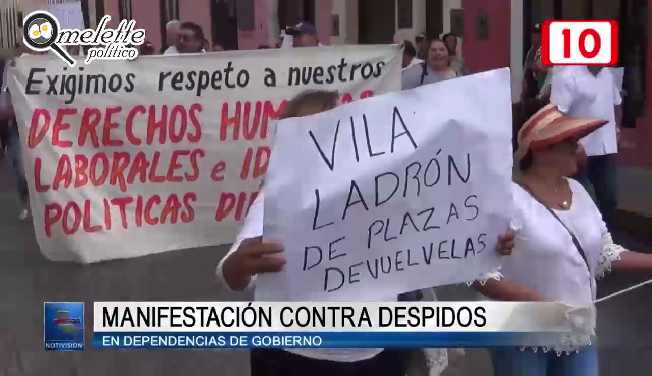 Manifestación contra despidos en dependencias de gobierno