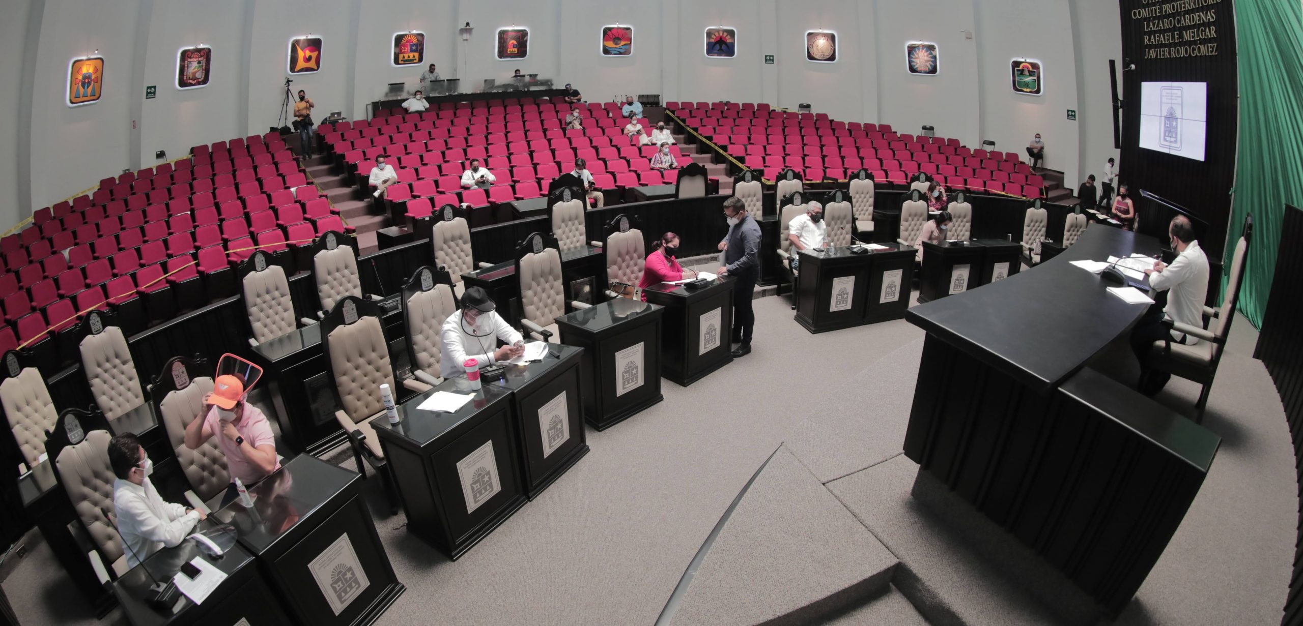 El diputado local y presidente de la mesa directiva del Congreso del estado convoca a sesión para este jueves al medio dia pese al cierre del recinto legislativo por el COVID-19