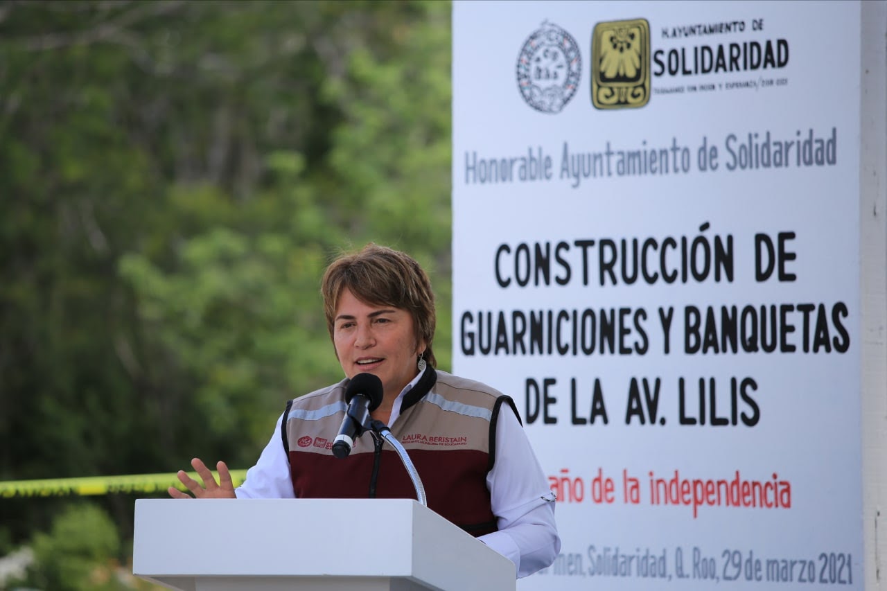 Laura Beristain mejora vialidades en sector poniente de Playa del Carmen