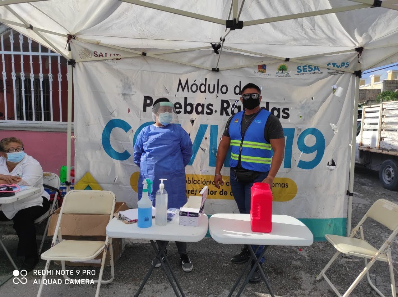 En las burbujas sanitarias, se aplicaron más de mil 50 pruebas de covid-19 en la zona turística y 835 en los tianguis, en Cancún