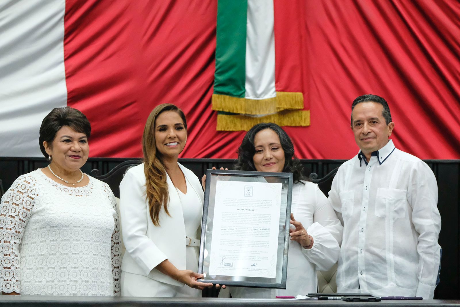 ENTREGA XVI LEGISLATURA BANDO SOLEMNE COMO GOBERNADORA ELECTA A MARA LEZAMA