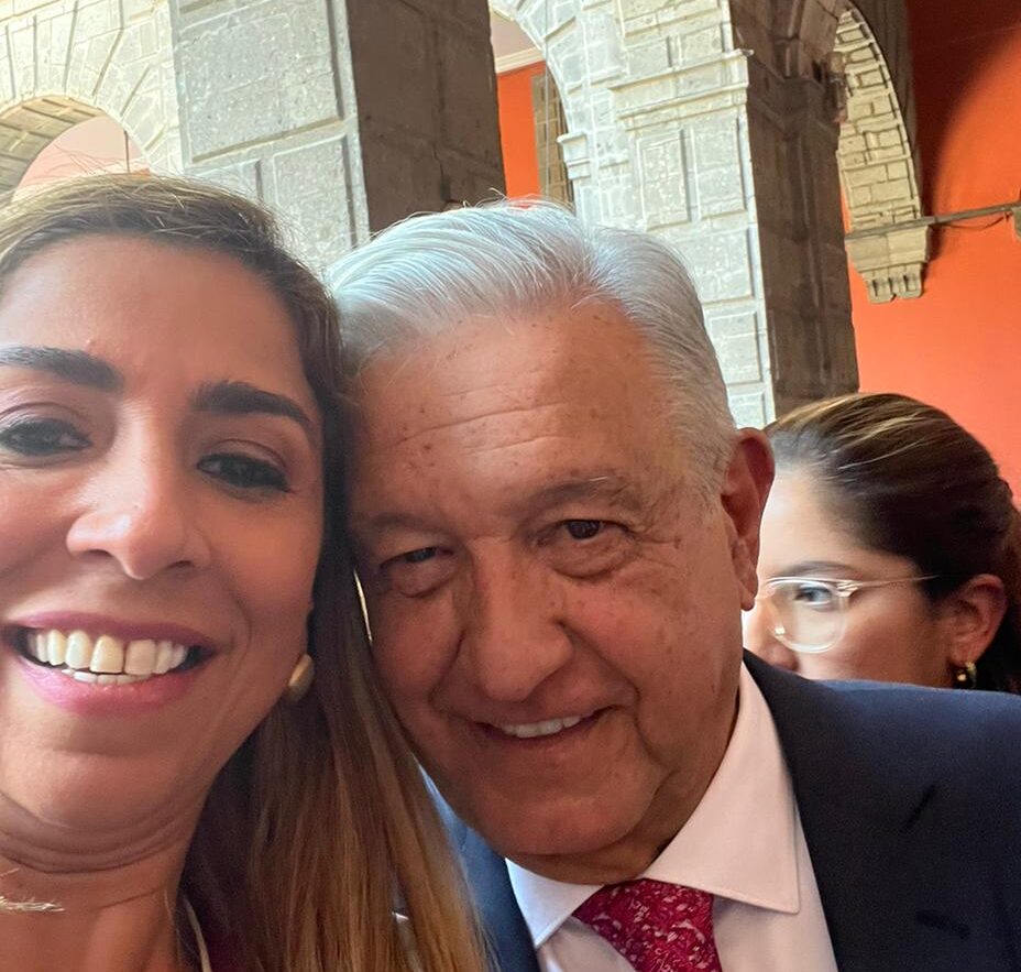 MARYBEL VILLEGAS CONMEMORA CON AMLO EN PALACIO NACIONAL EL DÍA INTERNACIONAL DE LA MUJER