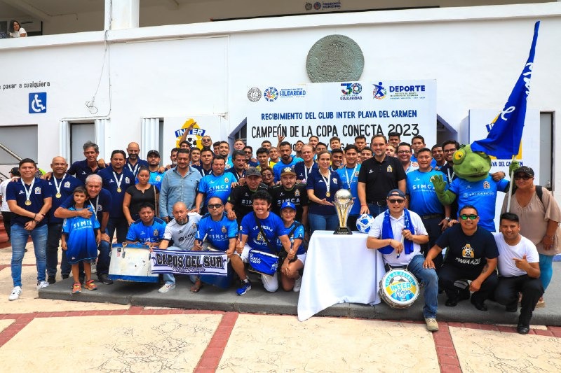 Celebran triunfo del Inter Playa en la Liga Premier