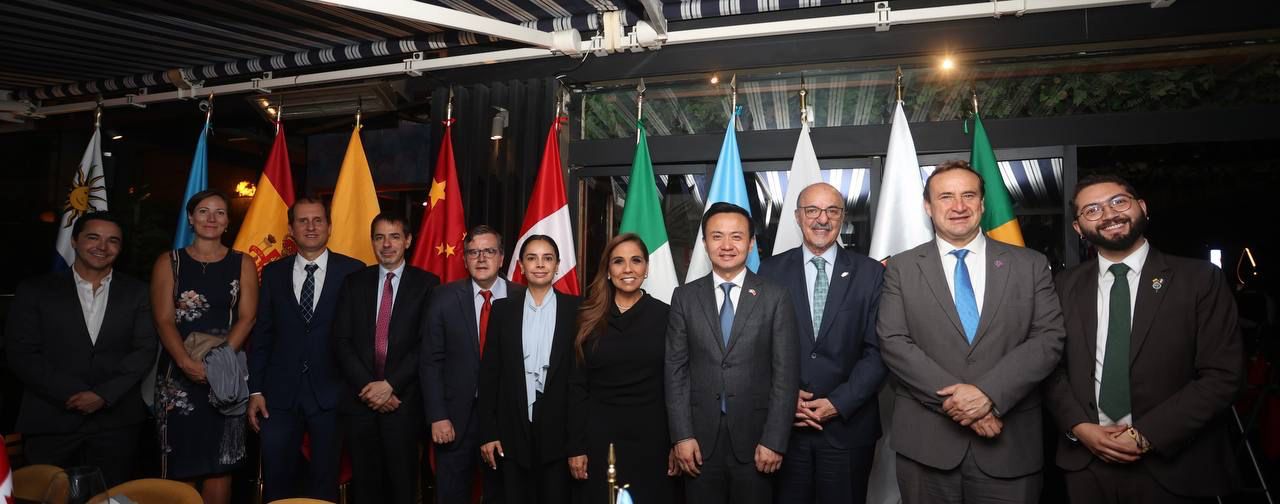 ANA PATRICIA PERALTA UNE A CANCÚN CON EL MUNDO