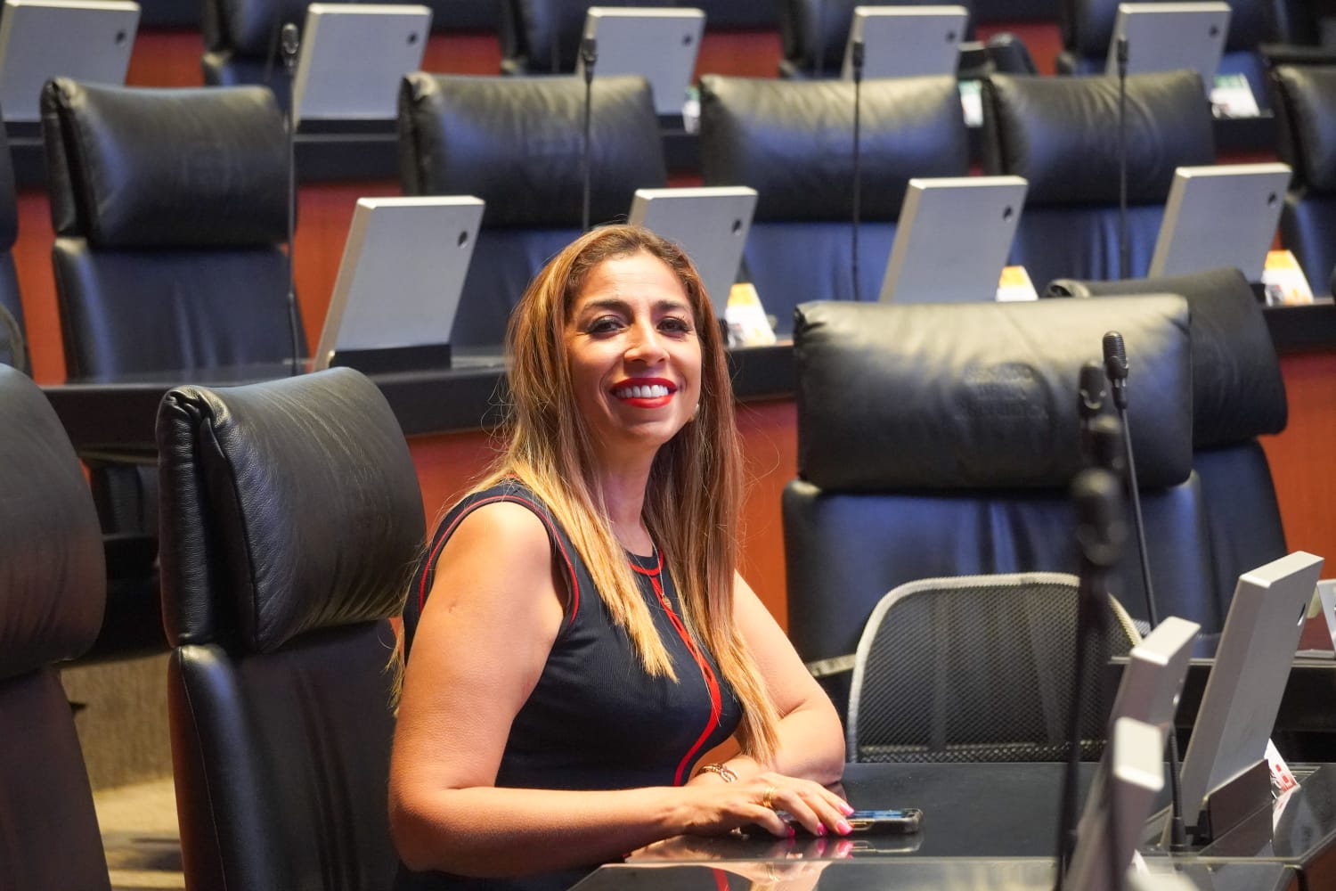 MARYBEL VILLEGAS LEGISLA POR MÁS BENEFICIOS PARA LOS CANCUNENSES