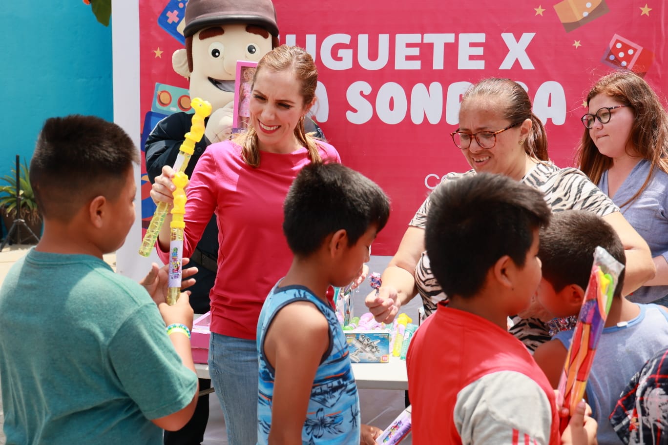 Atenea Gómez lleva sonrisas y alegría a los más pequeños de la Zona Continental