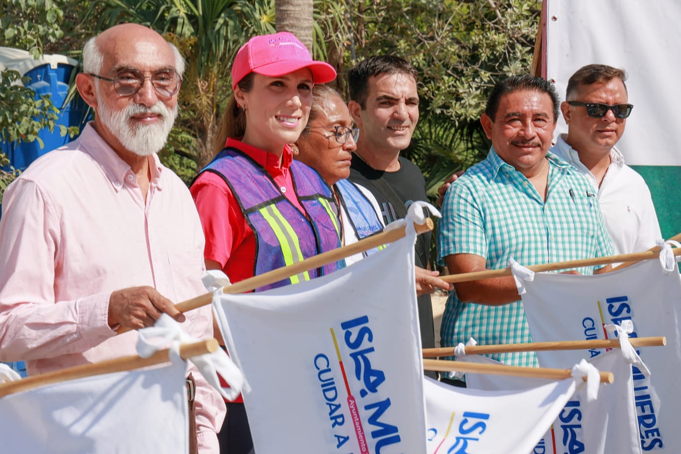 Atenea Gómez da el banderazo de inicio de obra de rehabilitación de la vialidad intermunicipal a Punta Sam