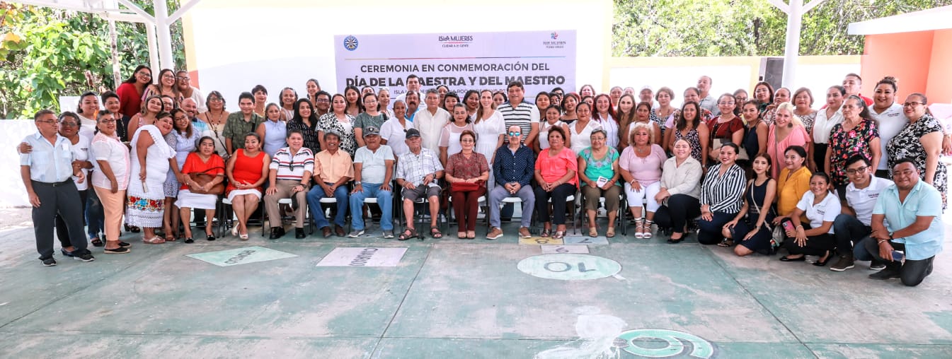Atenea Gómez enaltece la labor de los maestros y maestras