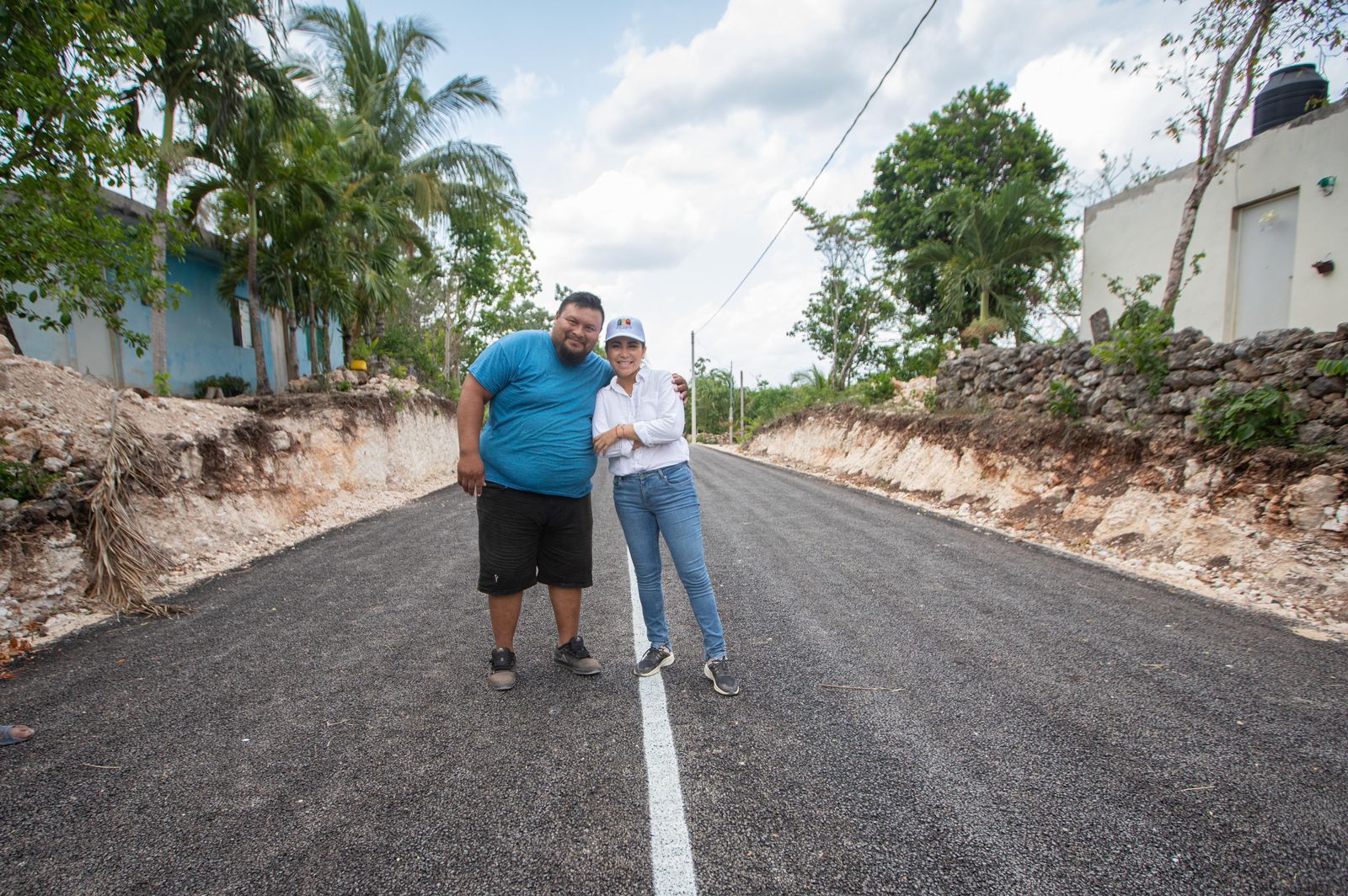 Mary Hernández le cumple a Filomeno Mata e X-pichil, pavimenta calles y amplía servicio de agua potable