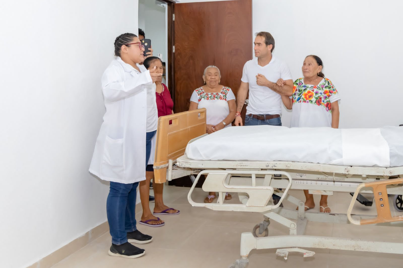 Diego Castañón entrega ampliación del Centro de Salud de Akumal