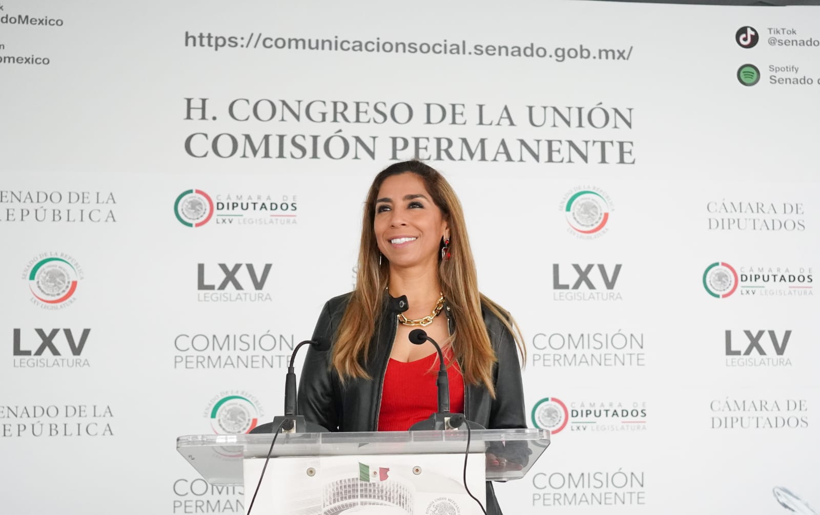 MARYBEL VILLEGAS CUMPLE A LOS TRABAJADORES DE QUINTANA ROO CON REFORMAS LABORALES JUSTAS