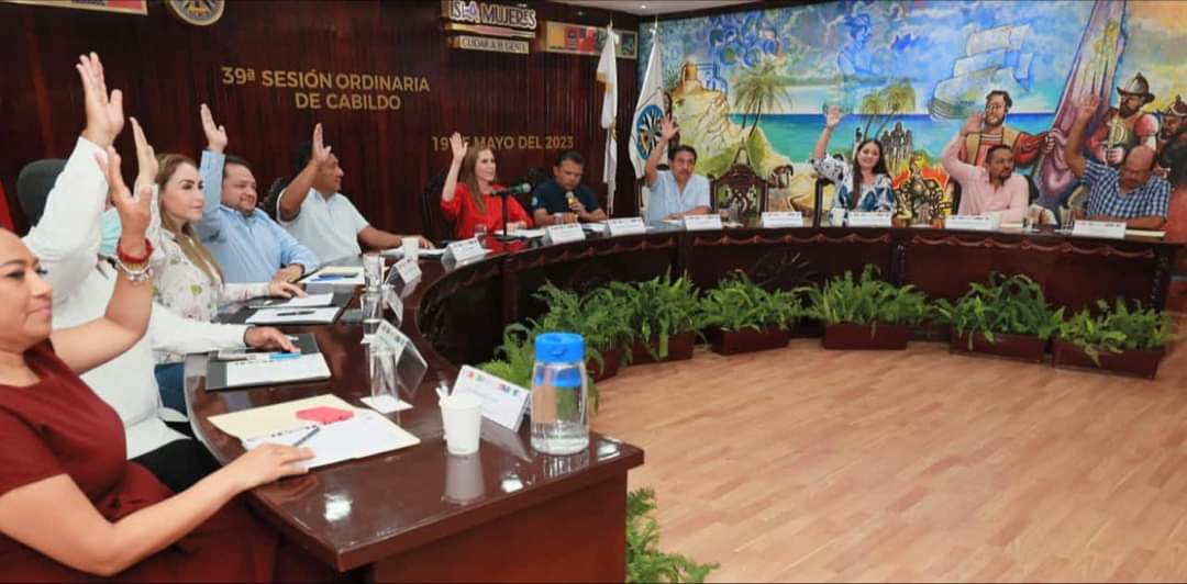 En Sesión de Cabildo presidida por la alcaldesa Atenea Gómez aprueban descuentos para padres isleños y pescadores