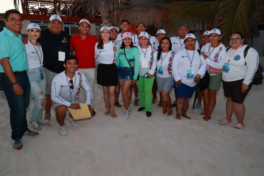 Premia Atenea Gómez a pescadores en el XVIII Torneo Internacional de Pesca “Cosme Alberto Martínez Magaña” de Isla Mujeres