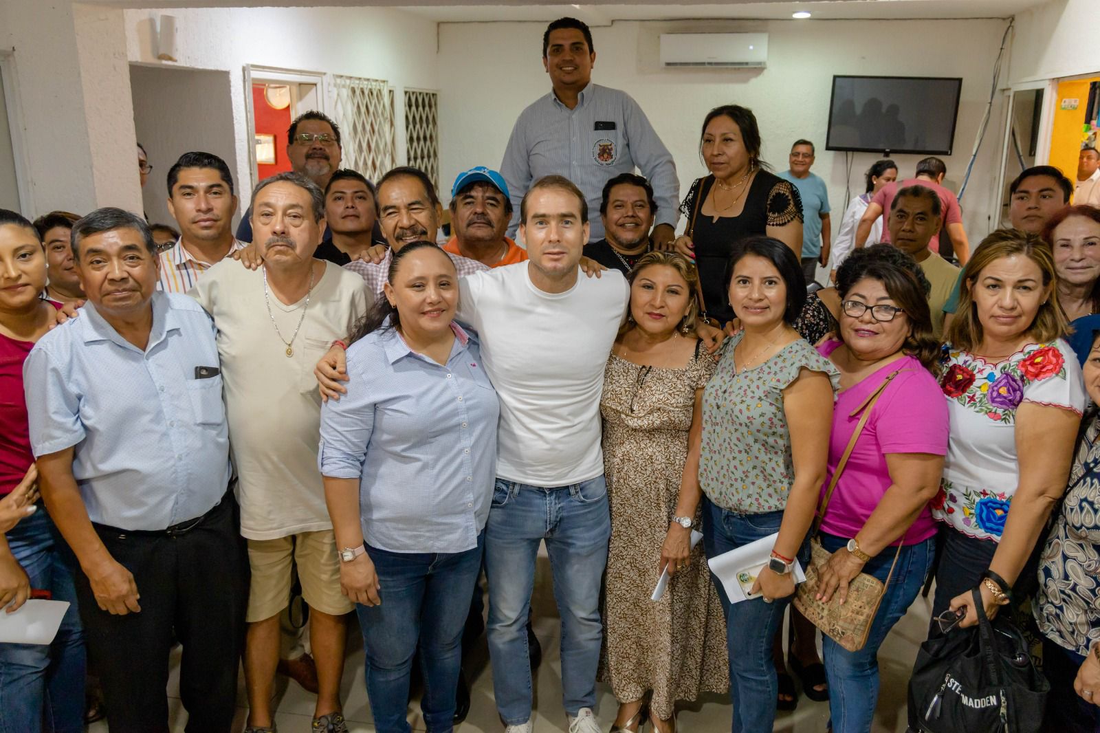 Impulso a artesanos de Zona Arqueológica de Tulum está garantizando: Diego Castañón