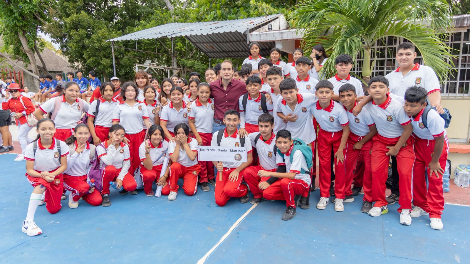 Diego Castañón encabeza arranque de torneo de fútbol intertelesecundarias en Tulum