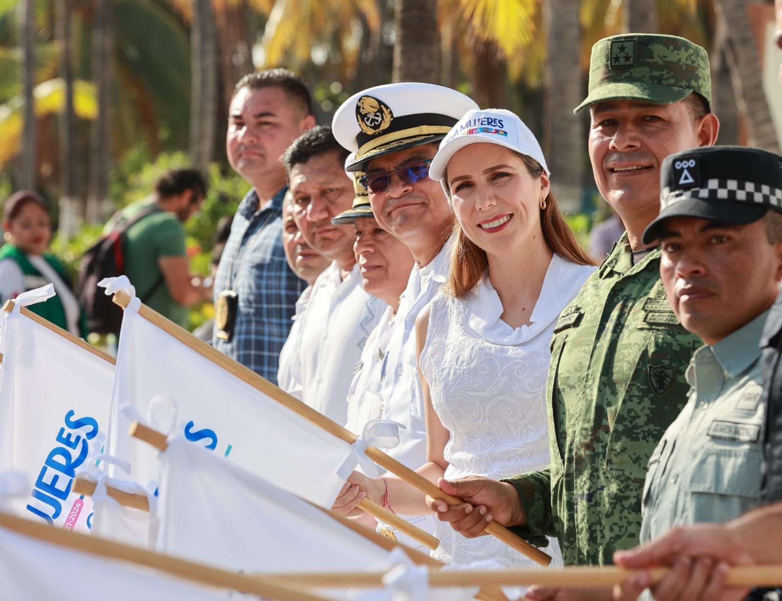 Atenea Gómez encabeza banderazo de inicio del operativo vacacional Verano Seguro 2023
