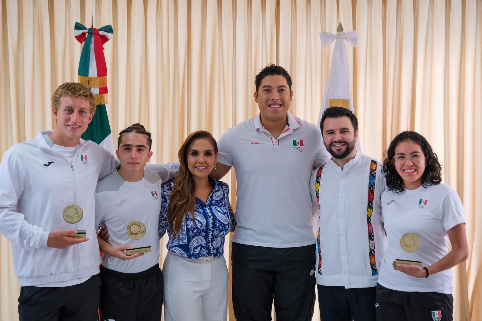 Entrega Mara Lezama medallas “Orgullo Deportivo”