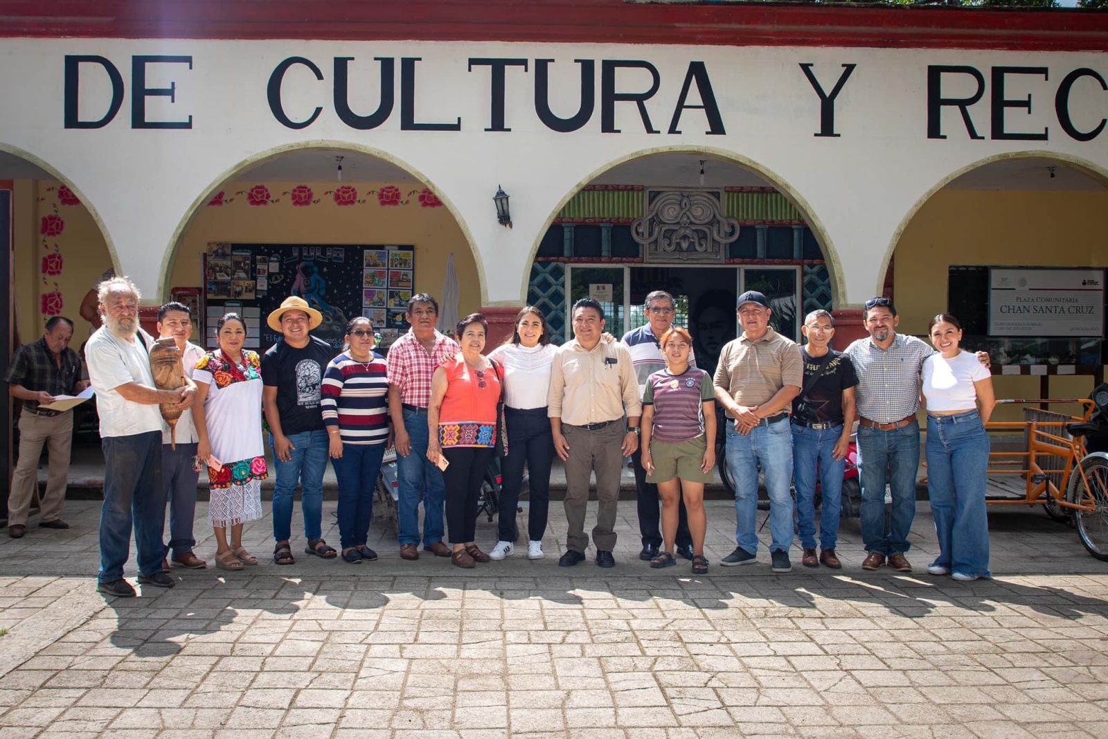 Mary Hernández honra el legado del artista plástico maya Néstor Balam