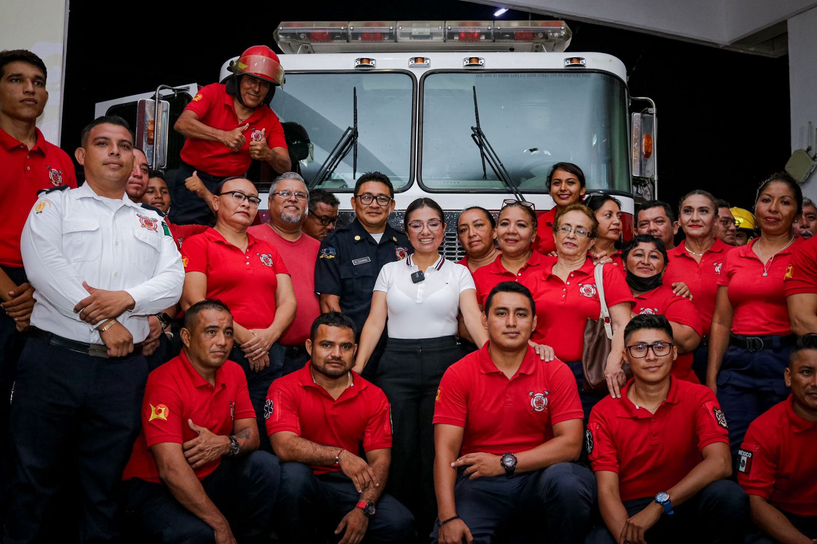 YENSUNNI MARTÍNEZ HACE HISTORIA EN BENEFICIO PARA BOMBEROS Y CIUDADANÍA DE CHETUMAL