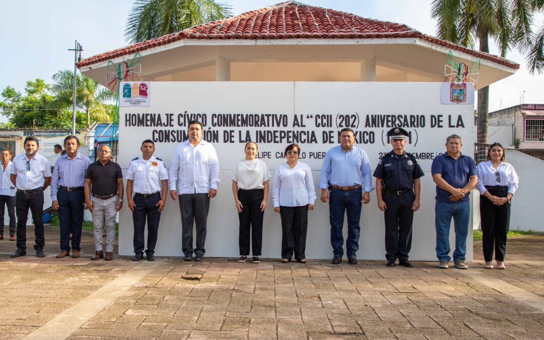 Mary Hernández encabeza homenaje por el 202 aniversario de la consumación de la independencia de México