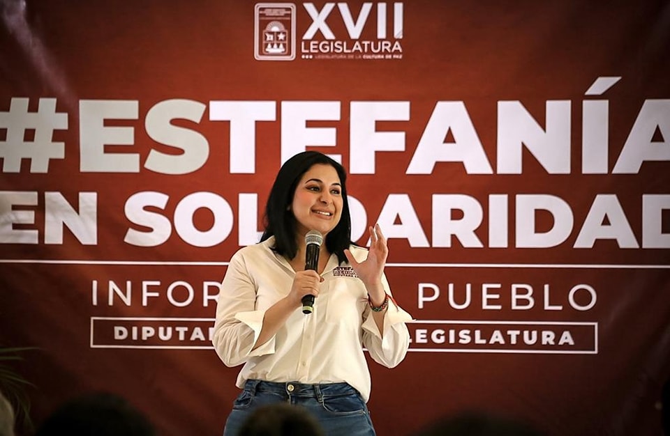 Rinde Estefanía Mercado el informe del pueblo