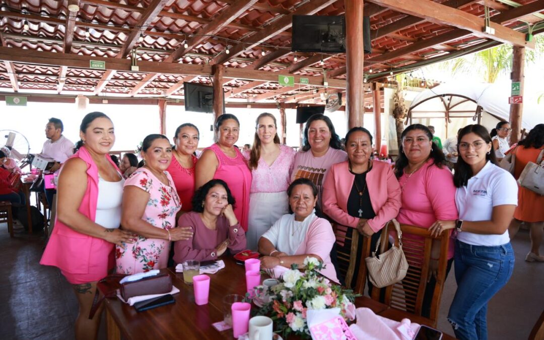 Atenea Gómez Ricalde encabeza desayuno del Tacón Rosa en el marco del Mes de la Lucha contra el Cáncer de Mama