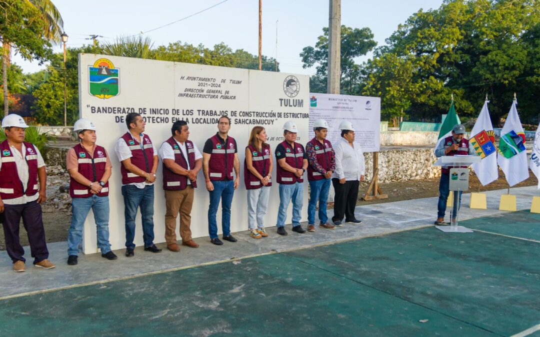 Diego Castañón pone en marcha construcción de arcotecho en Sahcabmucuy