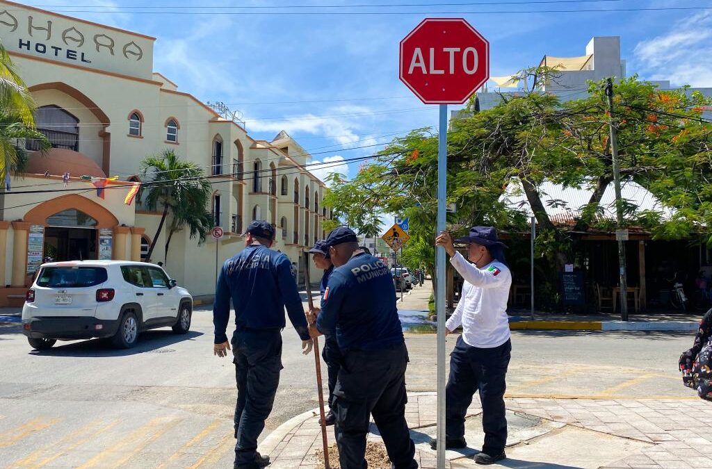 Tránsito Municipal instala señales viales para protección de los ciudadanos