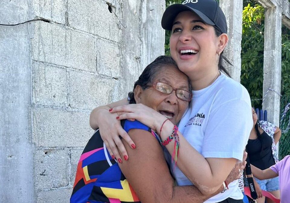 Estefanía Mercado entrega más apoyo social a familias de Playa del Carmen