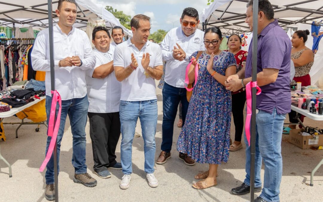 Diego Castañón inaugura el “tianguis del bienestar” en la colonia Tumben Kaa