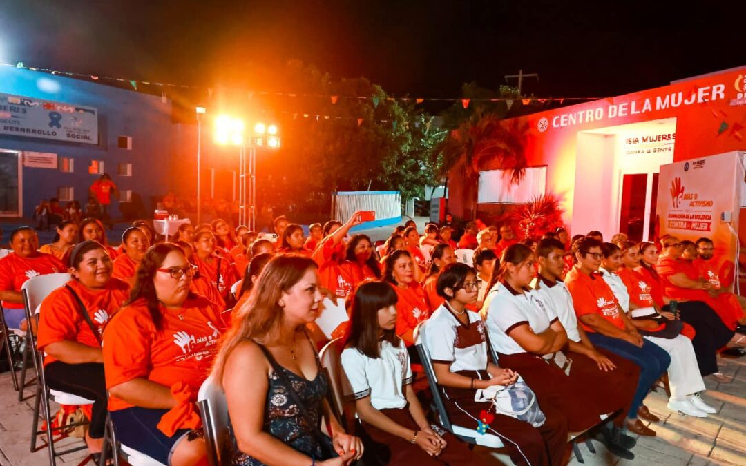 Gobierno de Isla Mujeres realiza encendido de luces naranja por la no violencia contra las mujeres