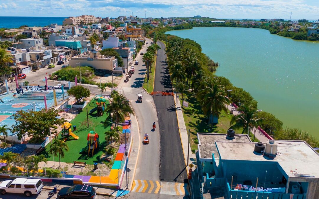 Gobierno de Isla Mujeres avanza con los trabajos de pavimentación en la prolongación de la avenida Jesús Martínez Ross