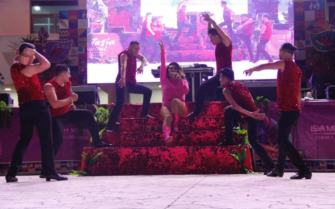 Juventud isleña disfruta con éxito tercer día de vibrante Carnaval ‘Fantasía Tropical 2024’ en Isla Mujeres
