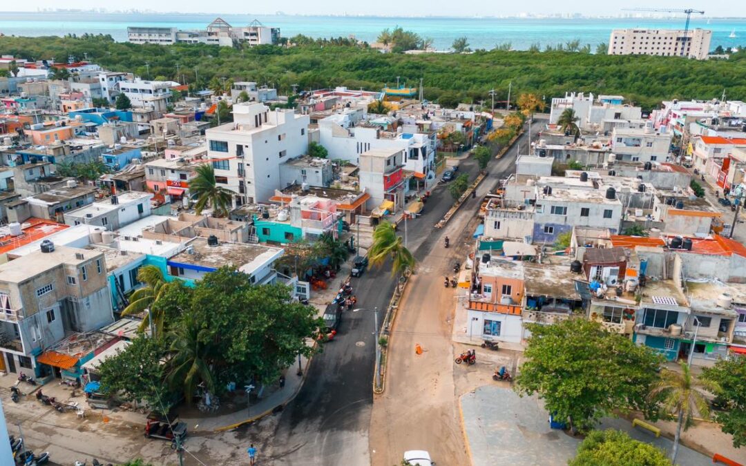 Avanzan los trabajos de pavimentación en la Avenida Perimetral de Isla Mujeres