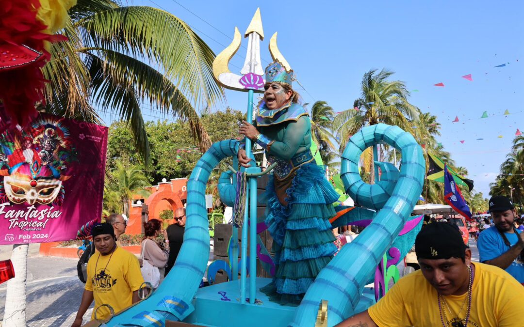 Celebran con éxito el último Desfile del Carnaval “Fantasía Tropical 2024” en Isla Mujeres