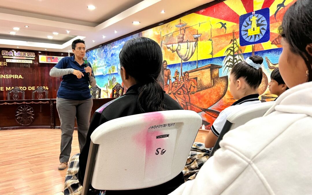 Gobierno Municipal de Isla Mujeres imparte plática para motivar y empoderar a las niñas isleñas