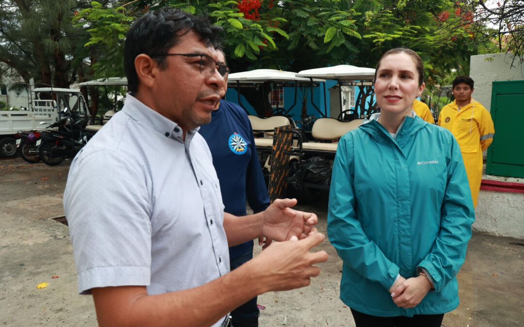 Atenea Gómez supervisa las acciones del Operativo Tormenta ante la presencia de lluvias fuertes en Isla Mujeres