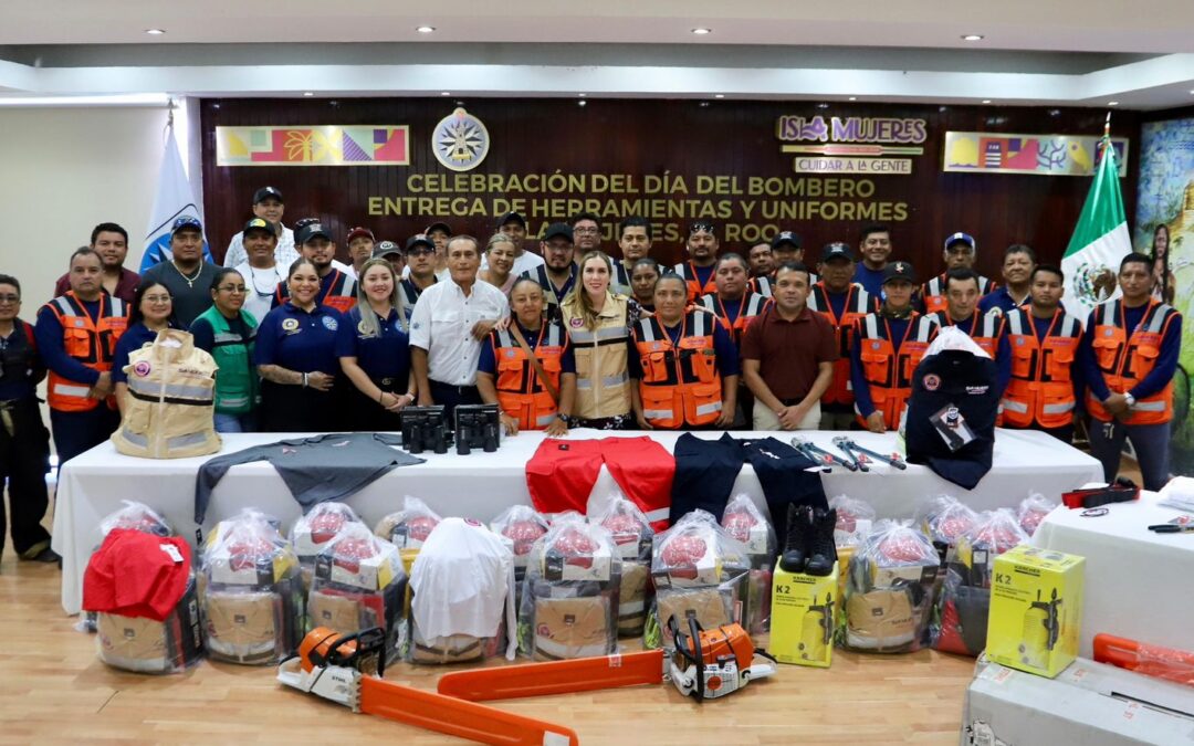 Atenea Gómez Ricalde refrenda su compromiso de continuar fortaleciendo el Cuerpo de Bomberos de Isla Mujeres