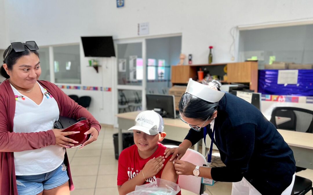 Gobierno de Isla Mujeres continúa con la Jornada de Vacunación en los Centros Comunitarios