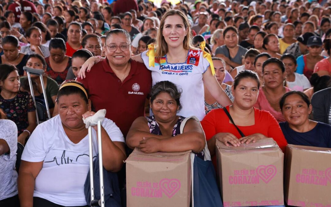 Atenea Gómez Ricalde transforma Isla Mujeres con humanismo a través de programas sociales