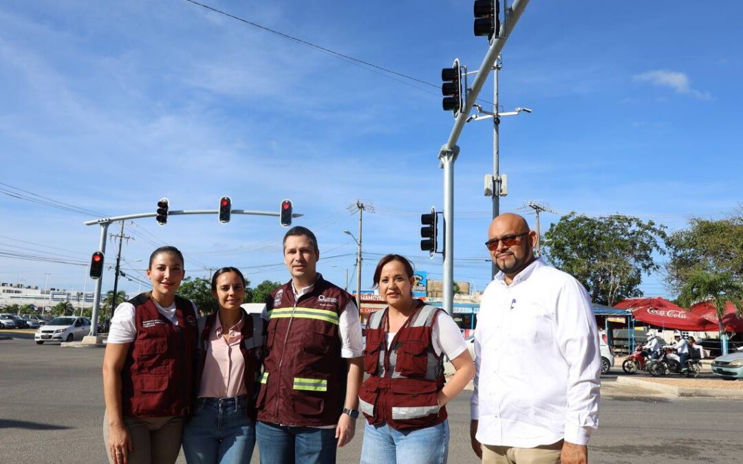 CONTINUAMOS MODERNIZANDO CANCÚN CON NUEVOS SEMÁFOROS: ANA PATY PERALTA