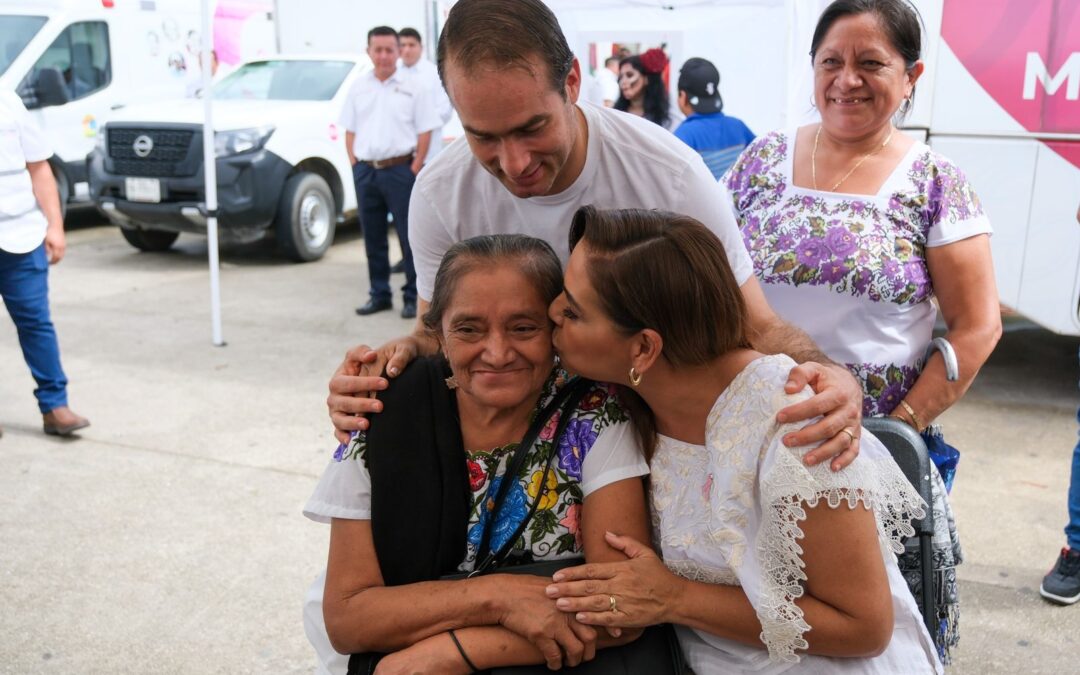 Recorre y supervisa Mara Lezama la atención que se da a las personas en la caravana Salud para Tod@s en Tulum