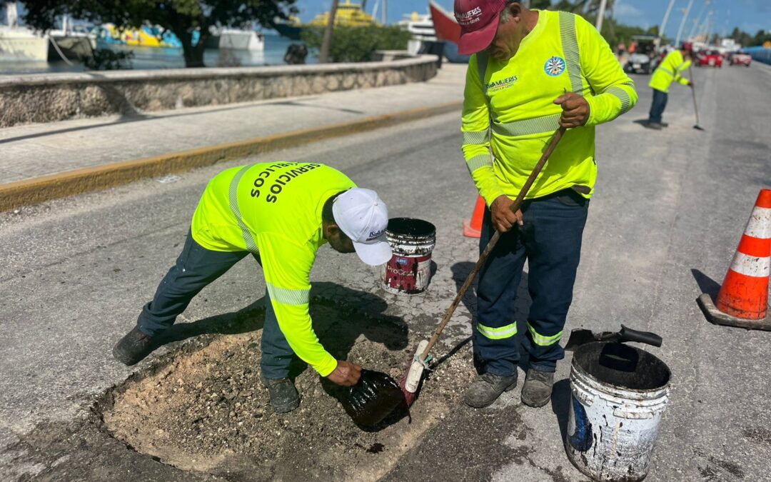 Continúa el Programa Emergente de Bacheo en Isla Mujeres