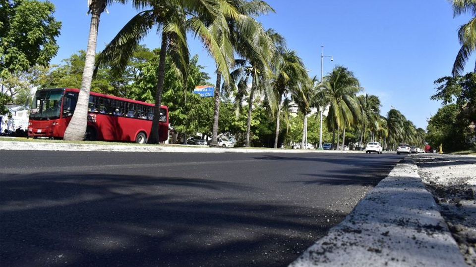 Avanza el reencarpetamiento del Bulevar Kukulcán en Cancún