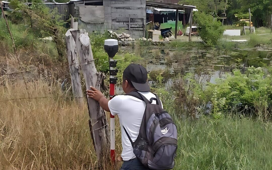 Fortalecen el ordenamiento territorial en Mahahual con nuevas inspecciones y levantamientos topográficos