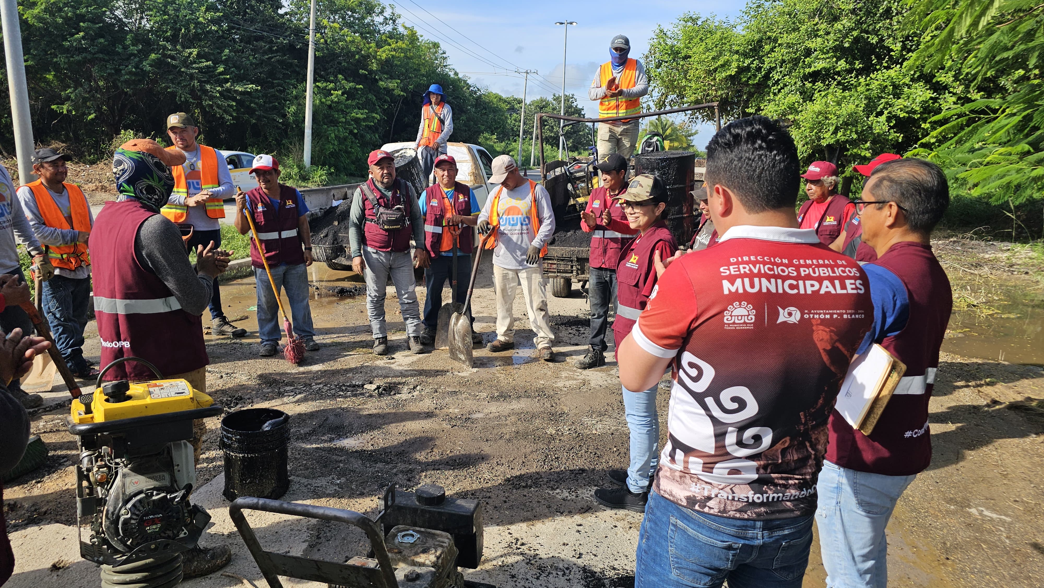 Refuerzan trabajos de bacheo en Chetumal