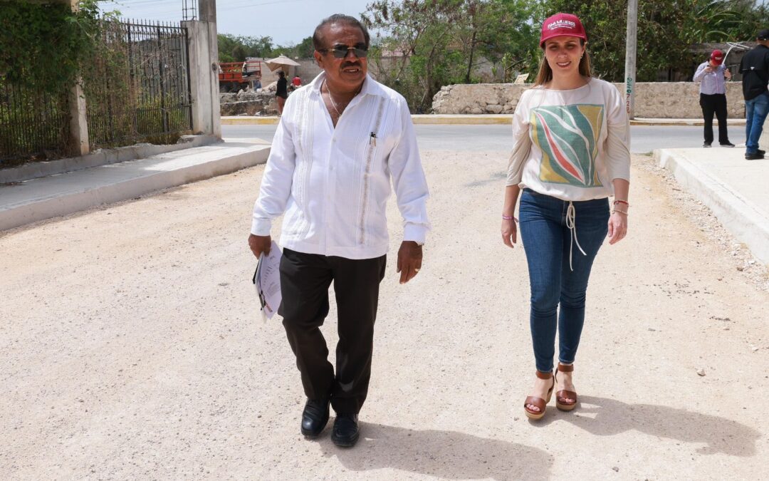 Atenea Gómez Ricalde constata avances en obras en la colonia La Loma de Ciudad Mujeres