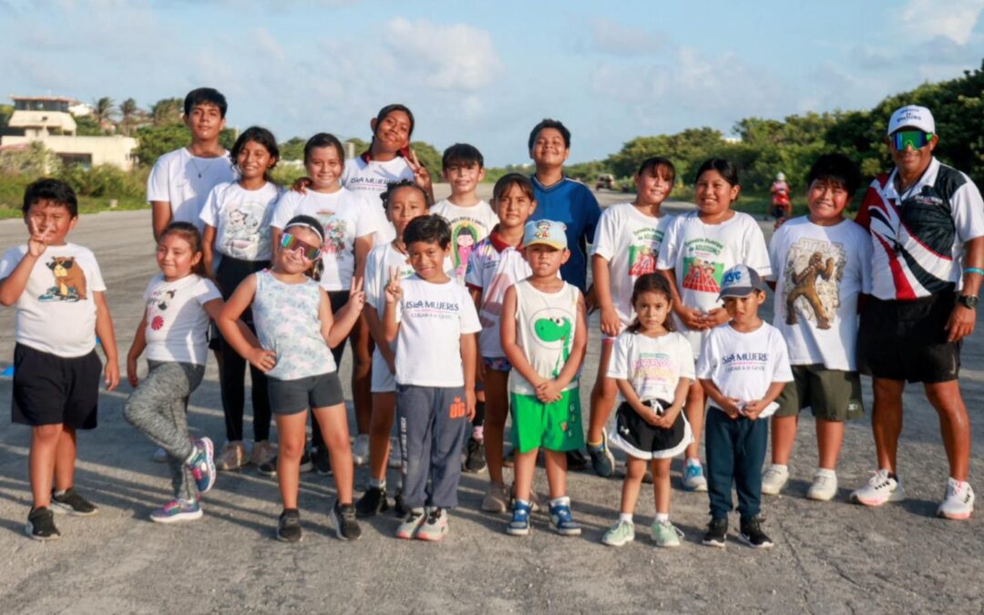 Gobierno de Isla Mujeres impulsa el atletismo infantil y juvenil con clases gratuitas en la Escuelita Deportiva Municipal