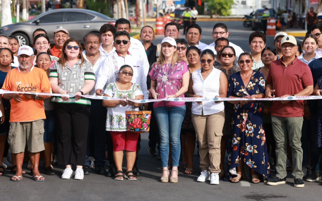 Atenea Gómez Ricalde inaugura obra de ampliación de la vialidad en la calle Candelero de Isla Mujeres