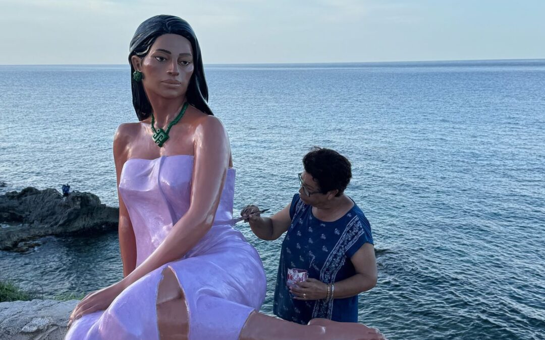 Gobierno de Isla Mujeres da mantenimiento a las esculturas de Punta Sur